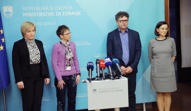 Tiskovna Ministrstvo za zdravstvo v zvezi z ravnanjem v primeru korona virusa. FOTO: Jože Suhadolnik/Delo