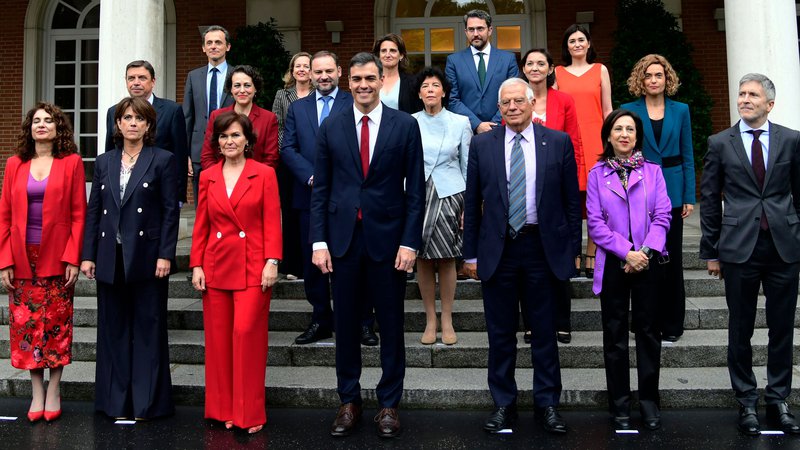 Fotografija: Nova španska vlada je zelo ženska in zelo evropska. FOTO: AFP