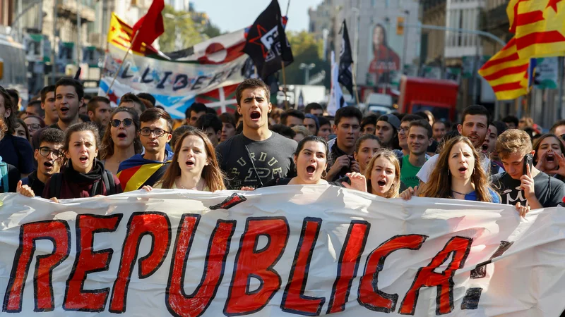 Fotografija: Katalonski 1. oktober leto pozneje. FOTO: Enrique Calvo/Reuters