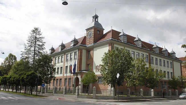Fotografija: Na sedežu zunanjega ministrstva bodo španskega veleposlanika seznanili s slovenskimi stališči do Katalonije, predvsem pa mu bodo skušali pojasniti, da slovenska pot do osamosvojitve ni bila pot do oboroženega spopada.