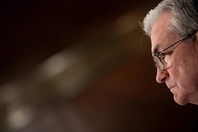 Predsednik Federal Reserve Jerome Powell se je odločil, da zaradi koronavirusa obresti interventno zniža že pred rednim zasedanjem ameriške centralne banke 18. marca.&nbsp; Foto Brendan Smialowski Afp