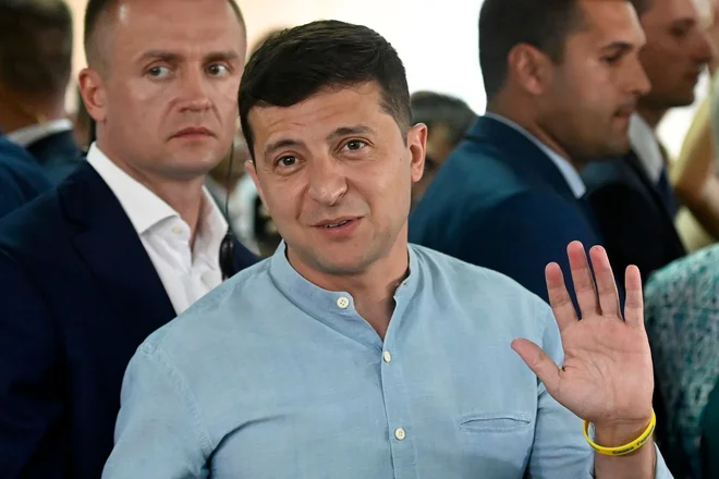 Predsednik države Volodimir Zelenski ni bil zadovoljen z delom in priljubljenostjo prejšnjega premiera Oleksija Hončaruka. Foto: AFP