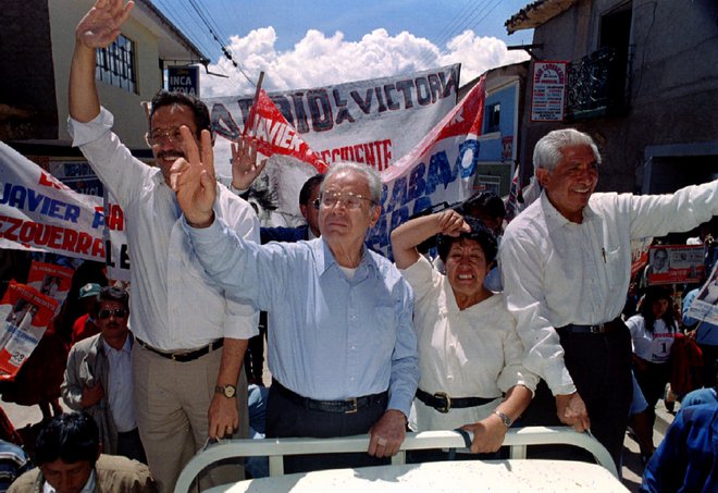 Zaradi priljubljenosti je leta 1995 sprejel izziv, da kandidira za perujskega predsednika. FOTO: Reuters