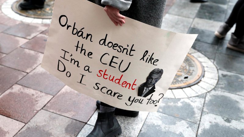 Fotografija: CEU je Soros ustanovil leta 1991 v svoji rodni Budimpešti, od lani pa univerza deluje na Dunaju. FOTO: Reuters
