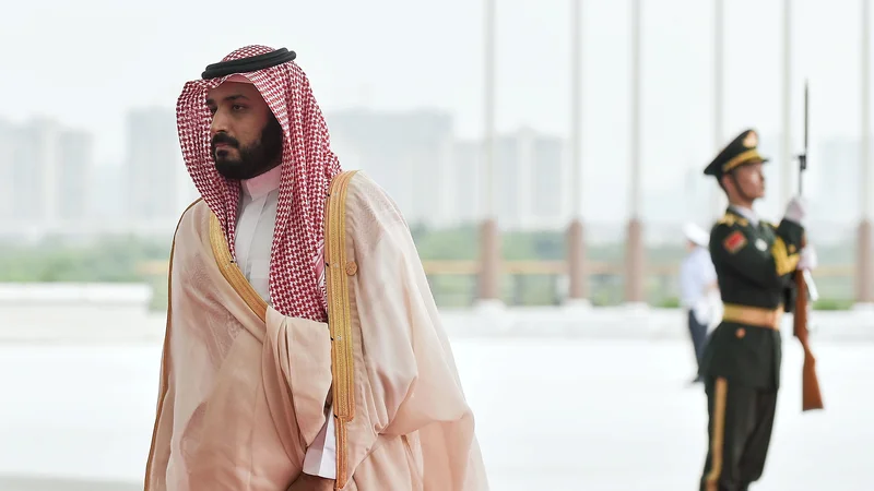 Fotografija: Savdski princ Mohamed bin Salman lahko mirneje spi, saj mu bo Kitajska ob morebitni zaostritvi odnosov z Zahodom gotovo priskočila na pomoč. FOTO Reuters