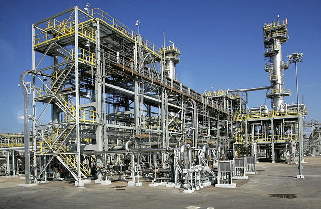 Pridobivanje energentov je temelj oziroma dejansko edini pomemben del gospodarstva Saudske Arabije. FOTO: Reuters
