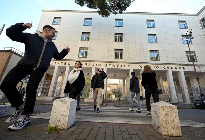 V skladu z odločitvijo vlade so od včerajšnjega dneva in vse do 15. marca zaprti vrtci, šole in univerze po vsej državi.  FOTO: Vincenzo Pinto/Afp