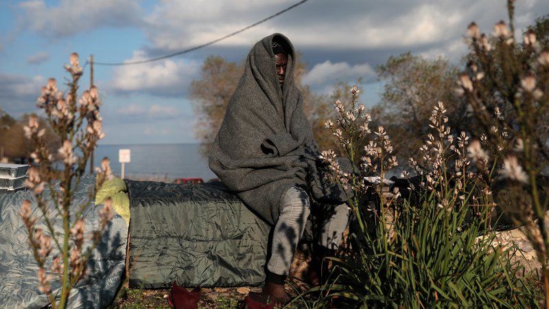 Fotografija: Na mejah EU ne umirajo samo begunci, ampak tudi duh Evrope, njena morala in tisto, zaradi česar je bila Unija ustvarjena. FOTO: Costas Baltas/Reuters