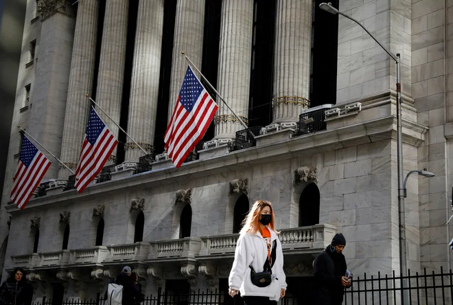 New York je zadnja med zveznimi državami, ki je razglasile izredne razmere. FOTO: Brendan Mcdermid/Reuters