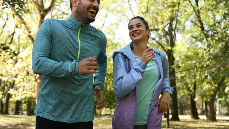 Fotografija: Tek v naravi, lahko mu rečemo kros, lahko mu rečemo »trail«, če je zelo razgiban, je dober za vašo tekaško pripravljenost, pa še znebili se boste stresa. FOTO: Shutterstock