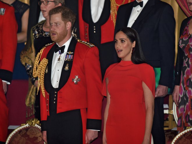 Med zadnjimi uradnimi srečanji princa Harryja in Meghan je bil sobotni Mountbattnov festival glasbe kraljevih marincev v londonski dvorani Royal Albert Hall, kjer sta požela stoječe ovacije. Foto Reuters