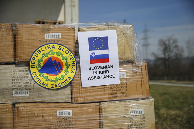 Pomoč slovenske vlade prebežnikom na grško turški meji. FOTO: Jože Suhadolnik/Delo