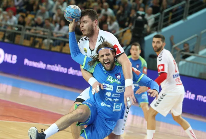 Dean Bombač je lansko jesen blestel proti Srbom v Mariboru. FOTO: Tadej Regent