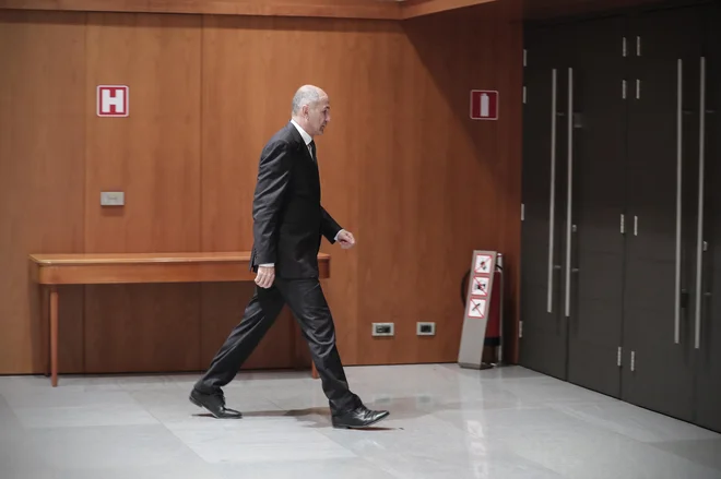 Z Anžetom Logarjem, kandidatom SDS za ministra za zunanje zadeve, Janezom Ciglerjem Kraljem, kandidatom NSi za ministra za delo, in Matejem Toninom, kandidatom NSi za ministra za obrambo, se danes začenjajo zaslišanja vladne ekipe Janeza Janše pred pristojnimi parlamentarnimi odbori. FOTO: Uroš Hočevar