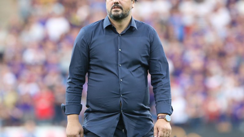 Fotografija: Športni direktor Zlatko Zahović čaka na odločitev vodstva kluba o izbiri novega trenerja in lastni usodi v klubu. FOTO: Tadej Regent