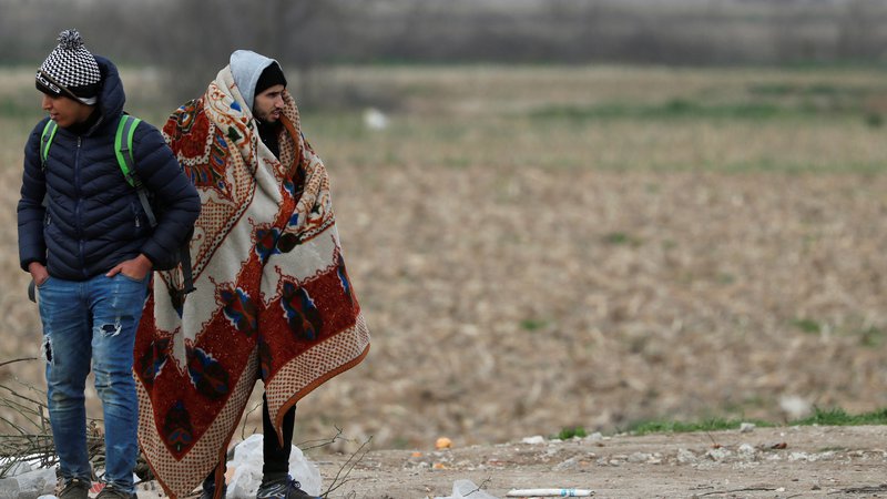 Fotografija: Migranta na grško-turški meji. FOTO: Murad Sezer/Reuters