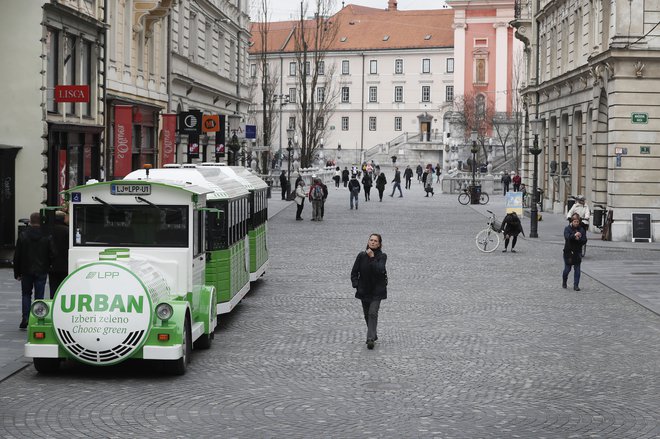 Ljubljanska Stritarjeva ulica danes opoldne FOTO: Leon Vidic