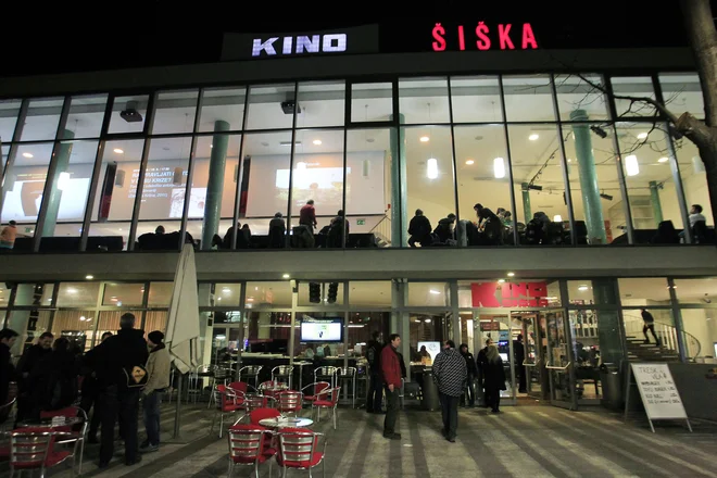 Kino Šiška je odpovedal veliko večino načrtovanih dogodkov. Foto: Leon Vidic/Delo