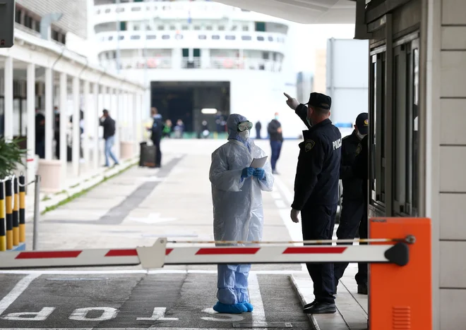 Spremenjeno življenje v času koronavirusa FOTO Reuters