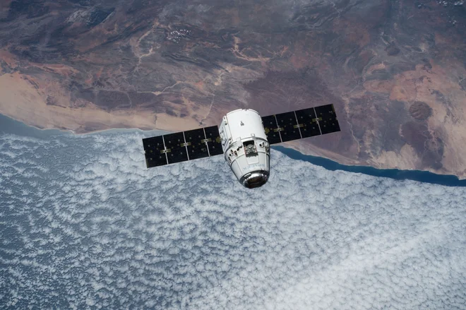 Dragon na poti do postaje. FOTO: Nasa

&nbsp;

