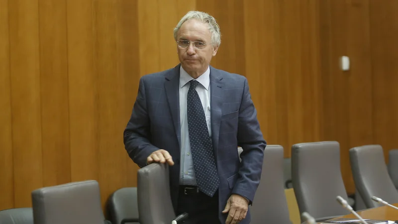 Fotografija: 58-letni diplomirani gradbeni inženir, ki je tudi direktor Nove24TV, je kandidat za notranjega ministra. FOTO: Blaž Samec