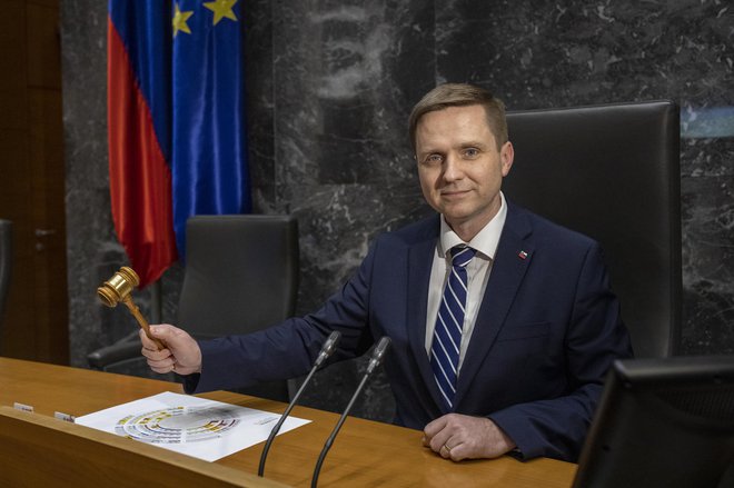 Predsednik DZ Igor Zorčič predlaga, da poslanci že v petek zvečer glasujejo o ministrski listi.<br />
FOTO: Voranc Vogel