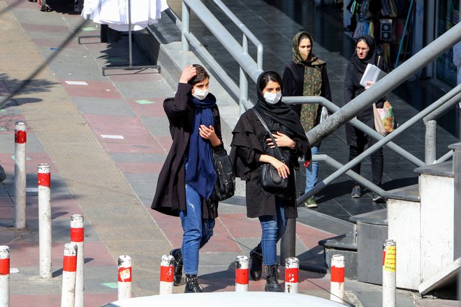 Iran je za Kitajsko in Italijo tretja najhuje prizadeta država v epidemiji koronavirusa. Foto: Atta Kenare/Afp