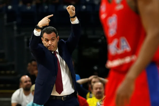 Basketball - EuroLeague Final Four Semi Final A - CSKA Moscow vs Real Madrid - ?Stark Arena?, Belgrade, Serbia - May 18, 2018 CSKA Moscow coach Dimitrios Itoudis gestures REUTERS/Alkis Konstantinidis - RC1BAFF11520 Foto Alkis Konstantinidis Reuters