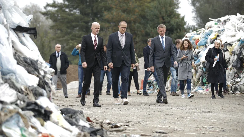 Fotografija: Jure Leben je bil prvi minister, ki se je dejavno lotil urejanja sistema odpadkov. FOTO: Uroš Hočevar/Delo