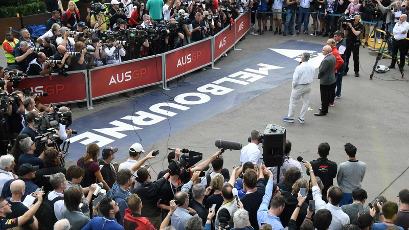 Fotografija: Chase Carey je odločitev o odpovedi VN Avstralije sporočil le nekaj ur pred uradnim treningom. FOTO: AFP