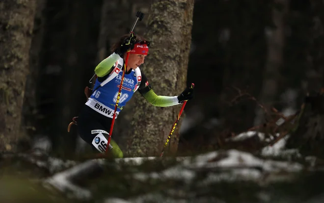 Urška Poje med posamično preizkušnjo na 15 km. FOTO: Matej Družnik/Delo