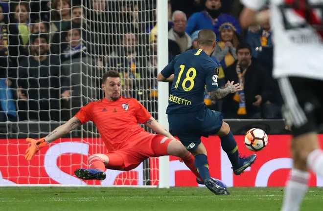 Dario Benedetto je Boco popeljal v vodstvo. FOTO: Reuters