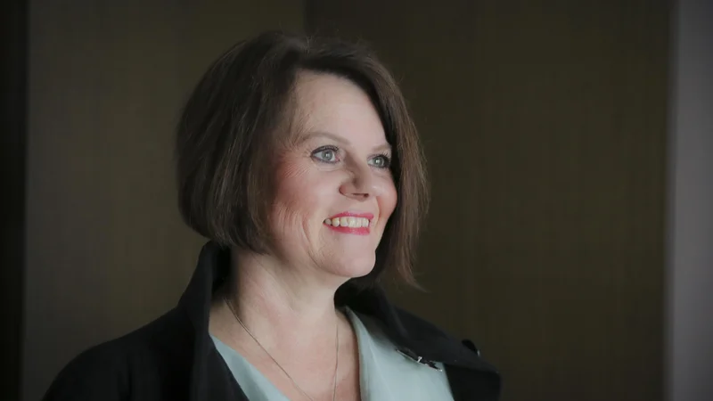 Melita Kuhar, socialna pedagoginja, družinska terapevtka in avtorica&nbsp;treh knjig: Iskreno o partnerstvu, Iskreno o vzgoji in najstnikih ter Iskreno o intimnosti, ki je izšla konec februarja.<br />
&nbsp;FOTO: Jože Suhadolnik