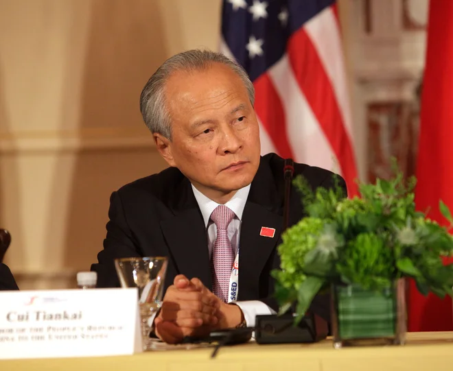 Kitajski veleposlanik v ZDA Cui Tiankai (na arhivski fotografiji) je moral na zagovor v State Department. Foto Chris Kleponis Afp