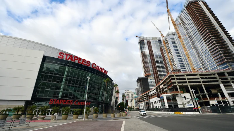 Fotografija: Staples Center v Los Angelesu, kjer igrajo košarkarji LA Lakers in hokejisti LA Kings, bo do nadaljnjega sameval. FOTO: USA Today Sports