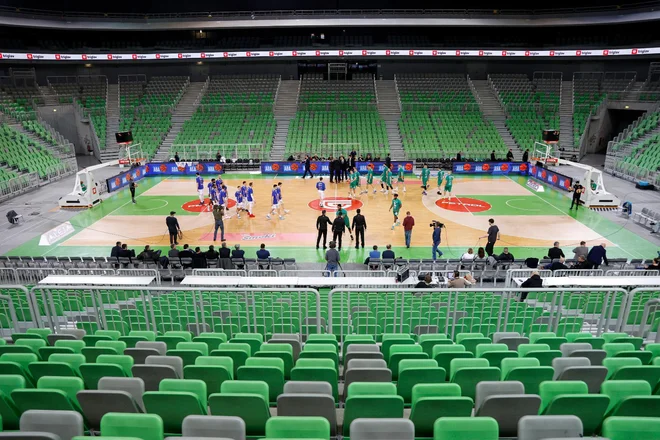 Nastopov v praznih Stožicah, kakršen je bil derbi z Budućnostjo, si bržkne tudi pri Cedeviti Olimpiji ne želijo več. FOTO: ABA