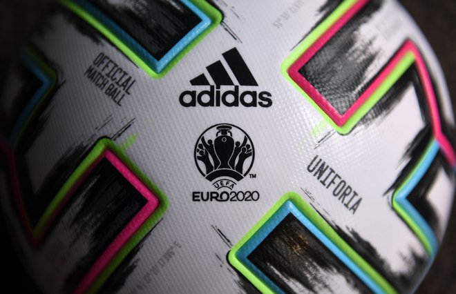 Uradna žoga EP bo Adidasova Uniforia. FOTO: AFP