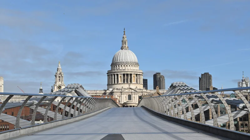 Fotografija: Opustošeni milijenijski most v središču Londona. Foto: Justin Tallis/Afp