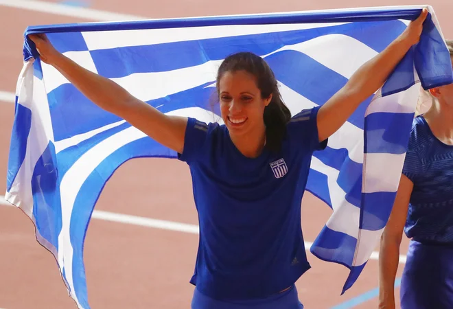 Katerina Stefanidi bi morala predati olimpijski ogenj japonskim organizatorjem. FOTO: Reuters