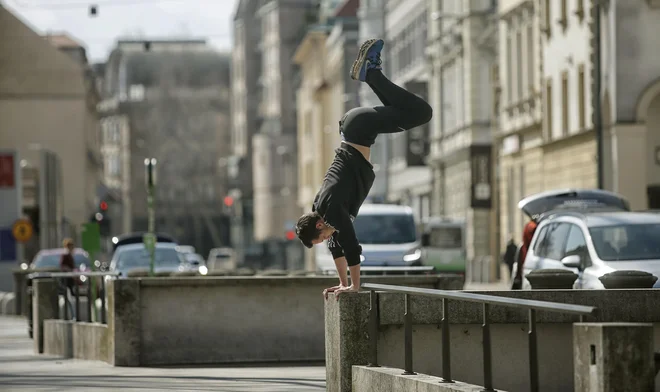 Mestni parkour 18.03.2020
[parkour,telesne discipline,telovadba,skoki,motivi,Ljubljana]