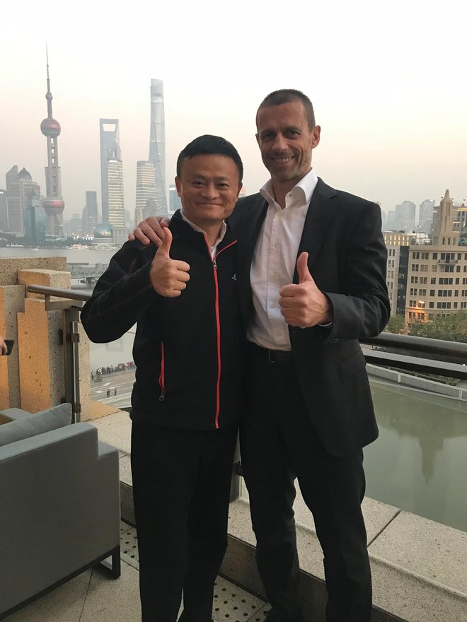 Prva moža Alibabe Jack Ma in Uefe Aleksander Čeferin sta stkala poseben odnos. FOTO: J. S.