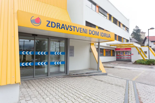 Pri vzpostavljanju ambulante za covid-19 v ZD Idrija za zdaj nimajo težav. FOTO: Arhiv ZD Idrija