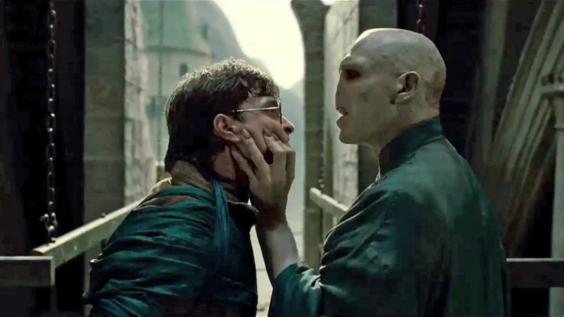 Fotografija: Po besedah Boštjana Gorenca - Pižame podkast Glave ponuja serijo Tomo gleda Potterja, v katerem popolni analfabeti o delu J. K. Rowling prvič gledajo vse filme o mladem čarovniku. Foto promocijsko gradivo
