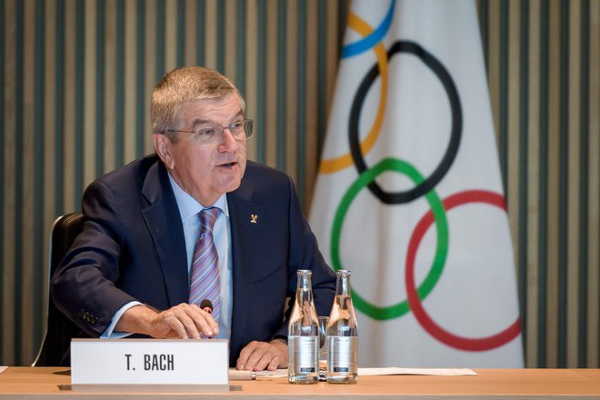 Thomas Bach in Mednarodni olimpijski komite vztrajata pri olimpijskih igrah v letošnjih juliju in avgustu. FOTO: AFP