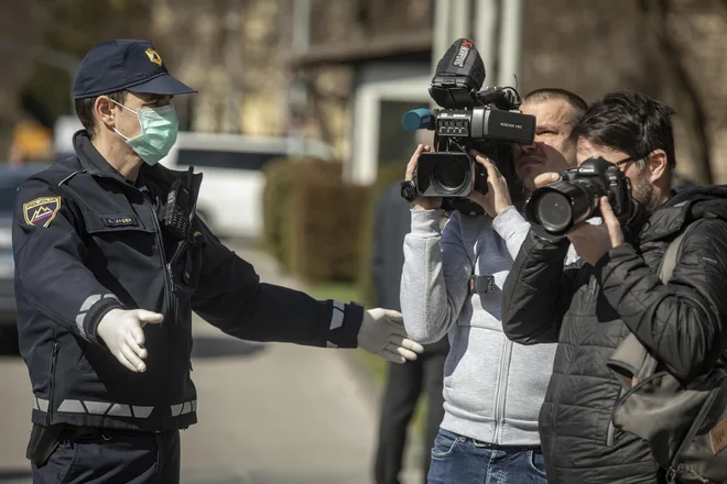 Kakšen zanimiv udarec nam je torej vrnila mati narava, z bližino si pravzaprav – škodimo. FOTO: Voranc Vogel/Delo