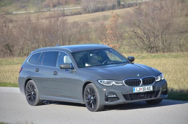 Med premijskim znamkami je nekaj modelov, ki so prenovljeni ali novi in še vozijo v karavanksi izvedbi.<br />
Takšen primer je BMW serije 3 touring. Foto Gašper Boncelj