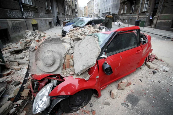 Po Zagrebu bodo začeli kmalu odpravljati škodo po potresu. FOTO: Damir Senčar/Afp