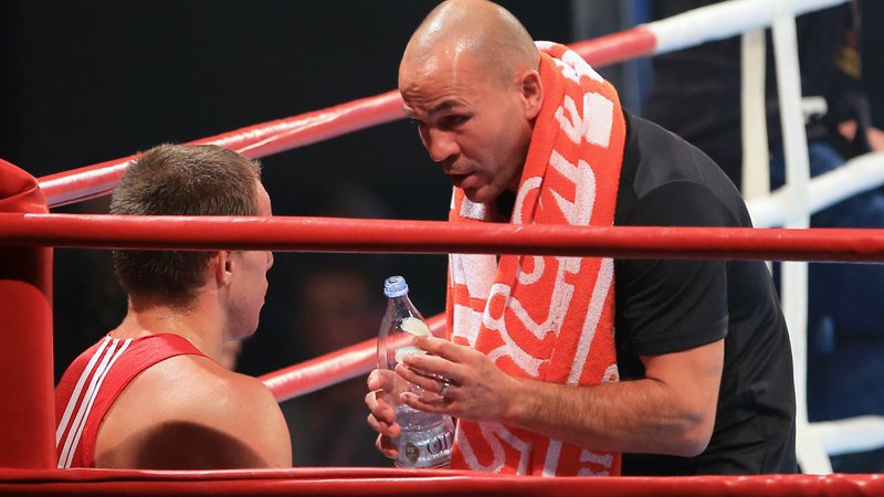 Fotografija: Dejan Zavec se po uspešni karieri profesionalnega boksarja dokazuje tudi kot trener. FOTO: Tadej Regent