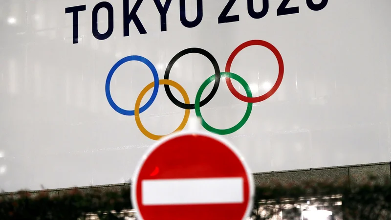 Simbolika je popolna: iger v Tokiu leto ne bo. FOTO: Reuters