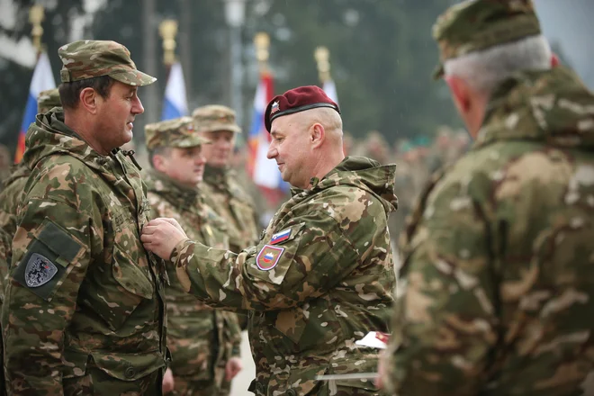 Vrnitev brigadirja Mihe Škerbinca je razveselila poznavalce razmer v vojski in nakazala, da se nekdanja naklonjenost države Rusiji obrača k zaveznikom onstran Atlantika. Foto Jure Eržen
